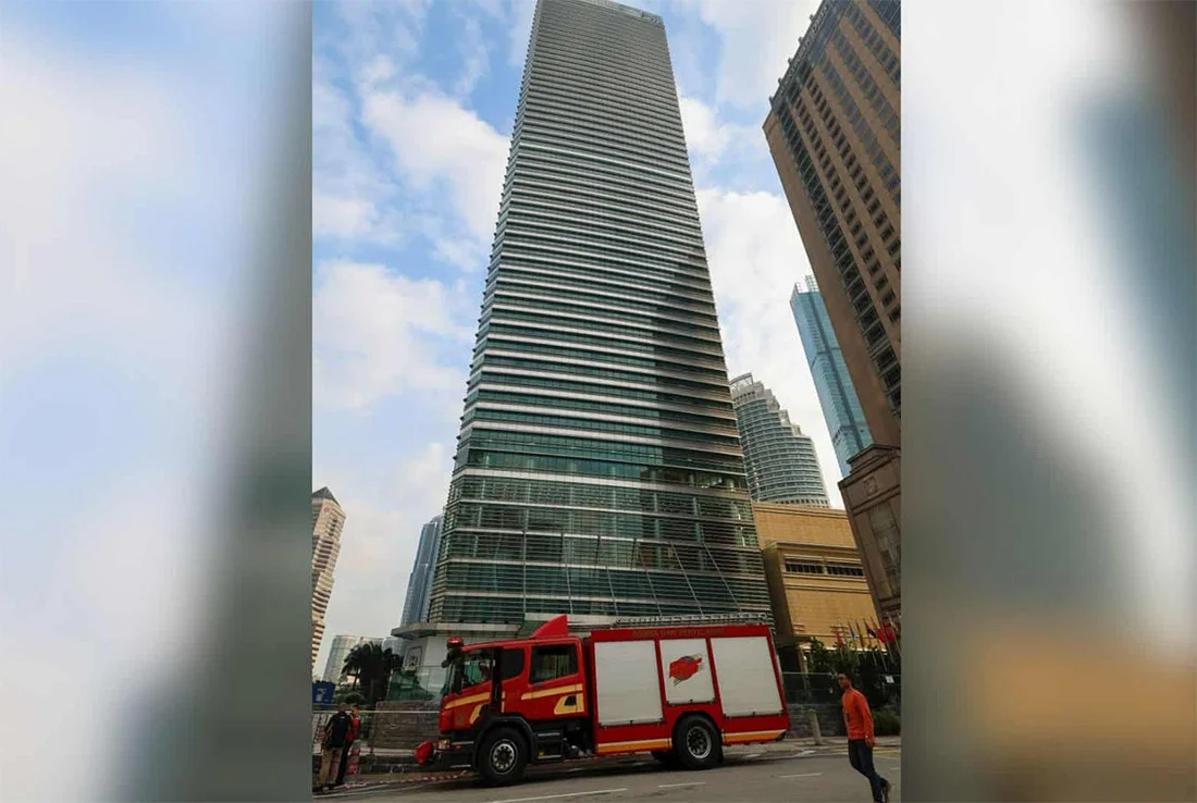 কুয়ালালামপুরের টুইন টাওয়ারের তৃতীয় ভবনে ভয়াবহ অগ্নিকাণ্ড