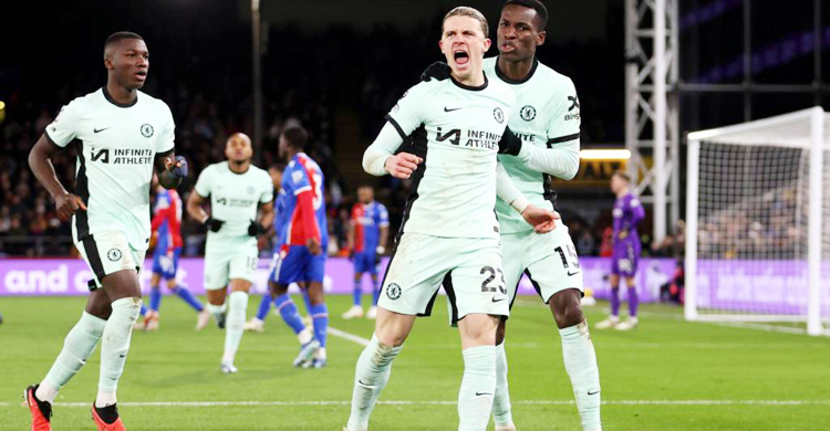 পিছিয়ে পড়েও শেষের চমকে চেলসির বড় জয়