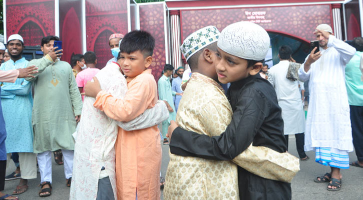 জাতীয় ঈদগাহে ঈদুল আজহার প্রধান জামাত অনুষ্ঠিত