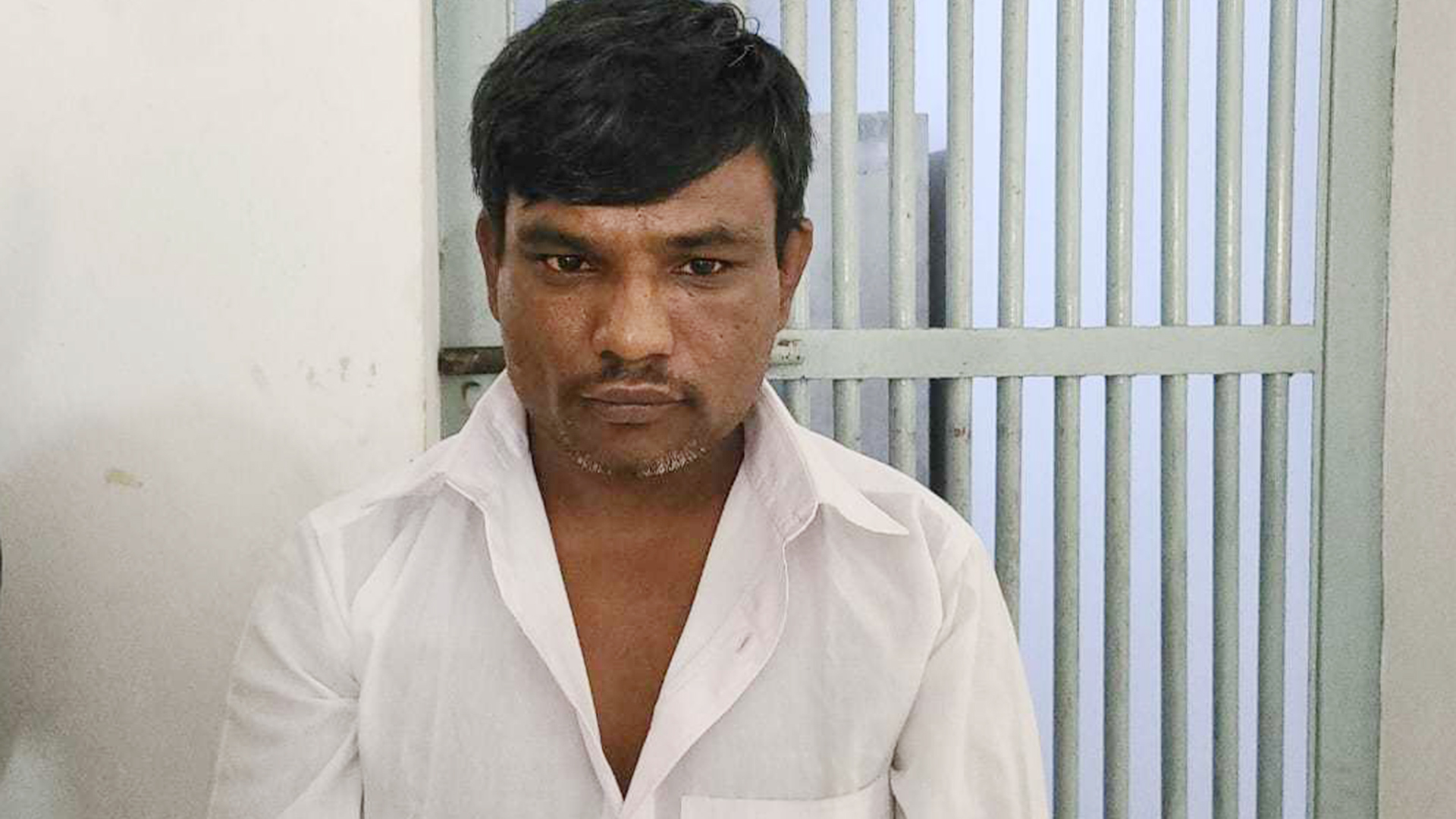 আশুলিয়ায় কিশোরীকে ধর্ষণের অভিযোগে সৎ বাবা গ্রেপ্তার