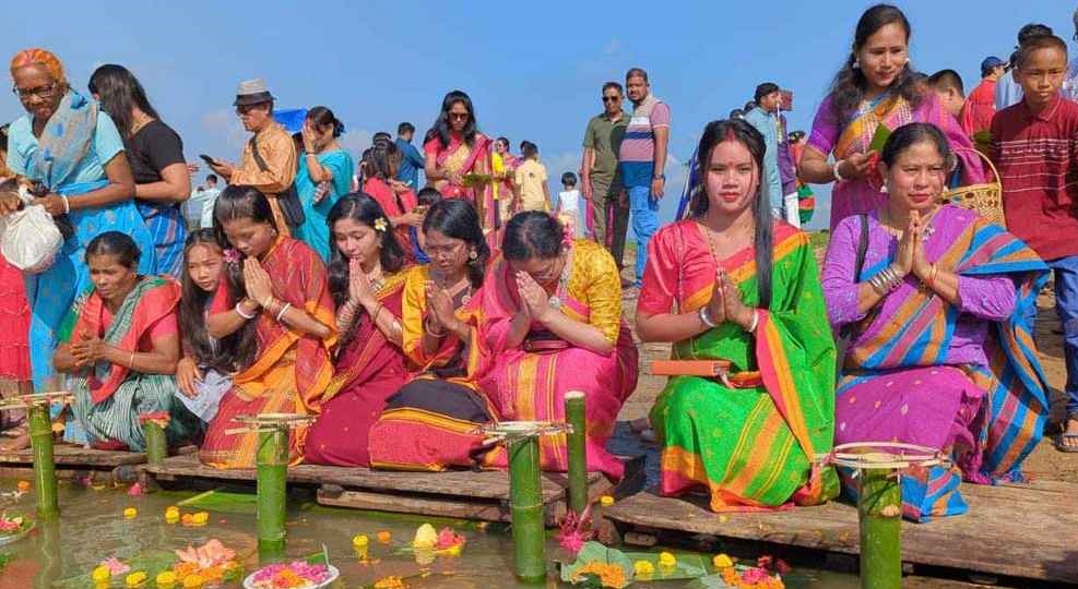 পাহাড়ে শুরু হলো বর্ষবরণের বর্ণাঢ্য আয়োজন ‘বৈসাবি’