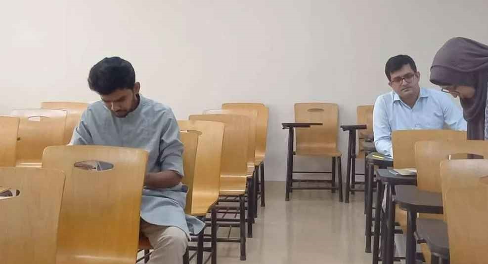 নর্থ সাউথের পরীক্ষায় পাস করলেন উপদেষ্টা আসিফ মাহমুদ