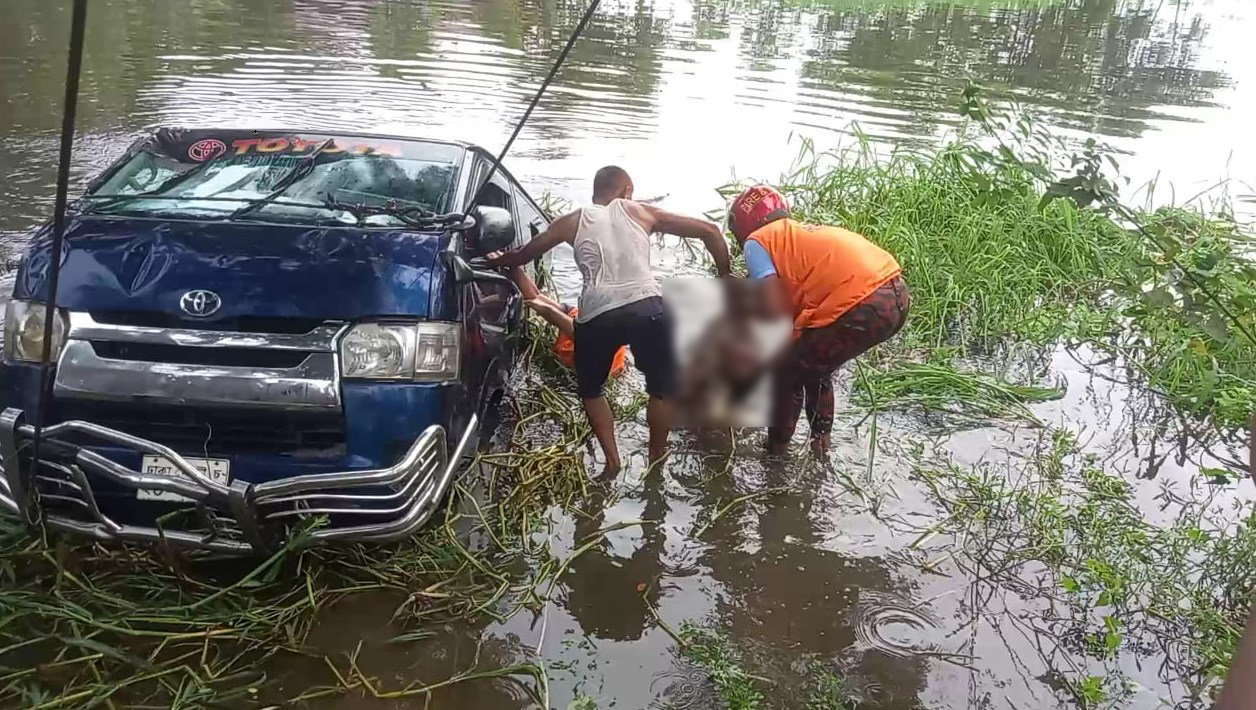 প্রবাসীকে আনতে গিয়ে একই পরিবারের ৭ জন নিহত
