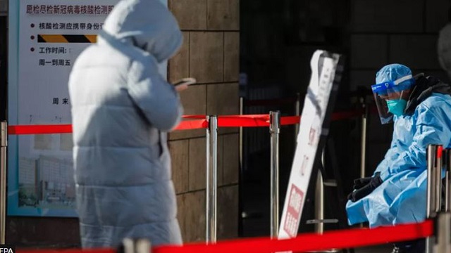 চীনের হাসপাতালগুলো পূর্ণ হচ্ছে করোনা রোগী দিয়ে