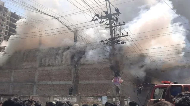 এবার চট্টগ্রামে ভবনে ভয়াবহ আগুন