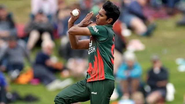 রোহিতের ক্যাচ মিস করে তাকেই ফেরালেন হাসান