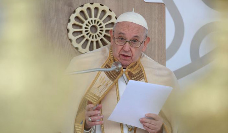 প্রথমবারের মতো পুতিনের প্রতি যুদ্ধ বন্ধের আহ্বান পোপের