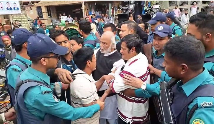 কালো পতাকা মিছিল থেকে মঈন খান আটক