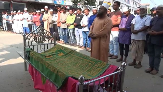 যশোরে মায়ের পাশে শায়িত হলেন কণ্ঠশিল্পী আকবর