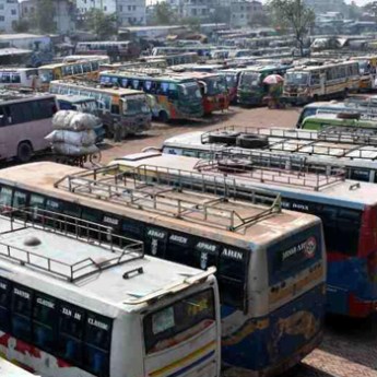 সিলেটে পরিবহন শ্রমিকদের কর্মবিরতি, দুর্ভোগে সাধারণ মানুষ