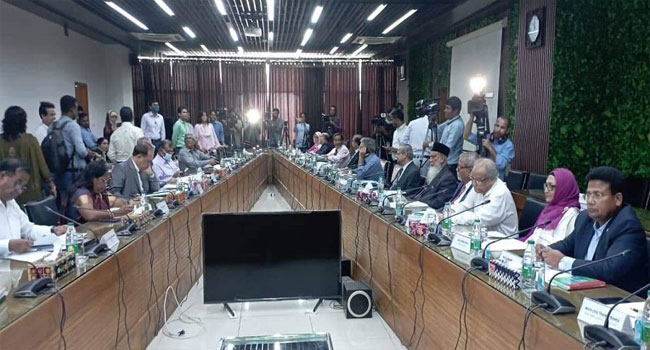 সাবেক সিইসি-কমিশনারদের নিয়ে বৈঠকে ইসি