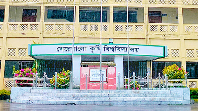 ৩ দফা দাবিতে আগারগাঁও ‘ব্লকেডে’র ঘোষণা শেকৃবি শিক্ষার্থীদের