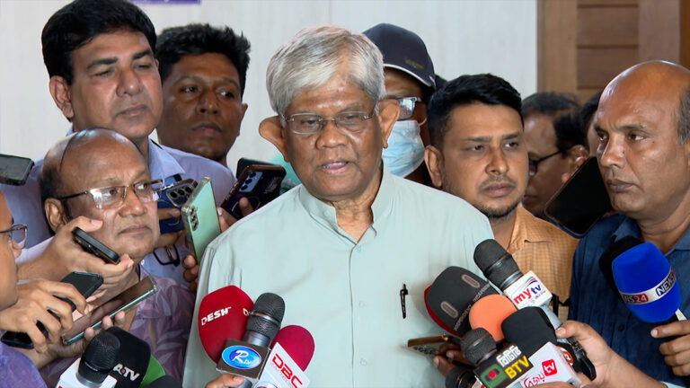 নামমাত্র মূল্যে কোনো সংস্থাকে সরকারি জমি দেয়া হবে না: অর্থ উপদেষ্টা