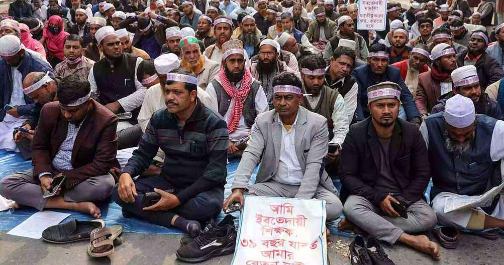 ইবতেদায়ি শিক্ষকদের আন্দোলন অব্যাহত, রোববার ‘লংমার্চ টু যমুনা’