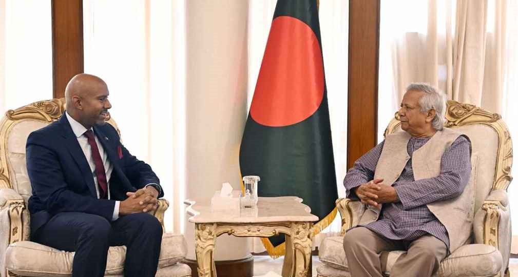 পাচারের অর্থ ফেরাতে কানাডার সহায়তা চাইলেন প্রধান উপদেষ্টা