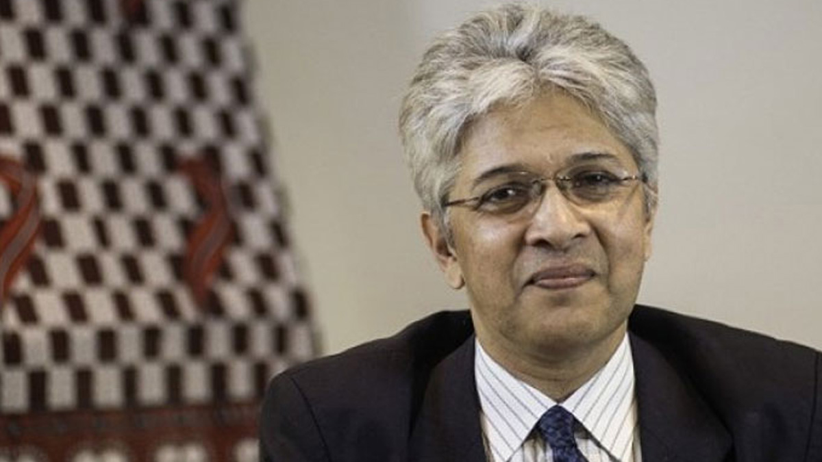 আওয়ামী লীগের বিষয়ে আদালত সিদ্ধান্ত নেবে: উপদেষ্টা আদিলুর