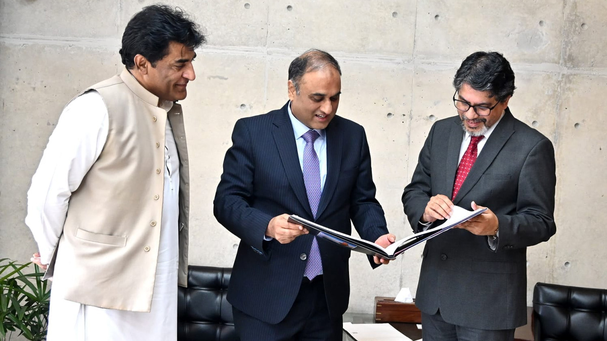 আসছেন পাকিস্তানের উপপ্রধানমন্ত্রী, সম্পর্ক এগিয়ে নিতে আগ্রহী ঢাকা-ইসলামাবাদ