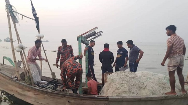 পুলিশের ধাওয়ায় নদীতে নিখোঁজ যুবক, ৪ পুলিশ সদস্য ক্লোজ