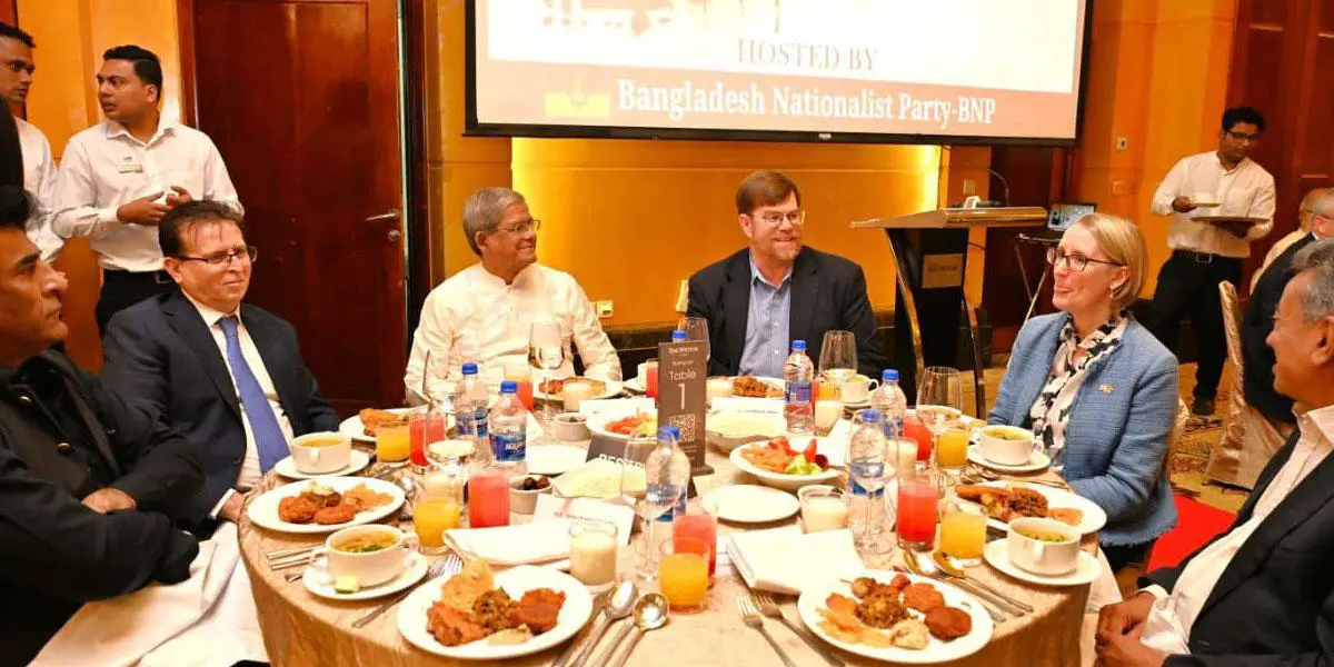 বিদেশি কূটনীতিকদের নিয়ে ইফতার করল বিএনপি