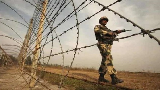 ভারত সীমান্তে ৫ বাংলাদেশি গ্রেপ্তার