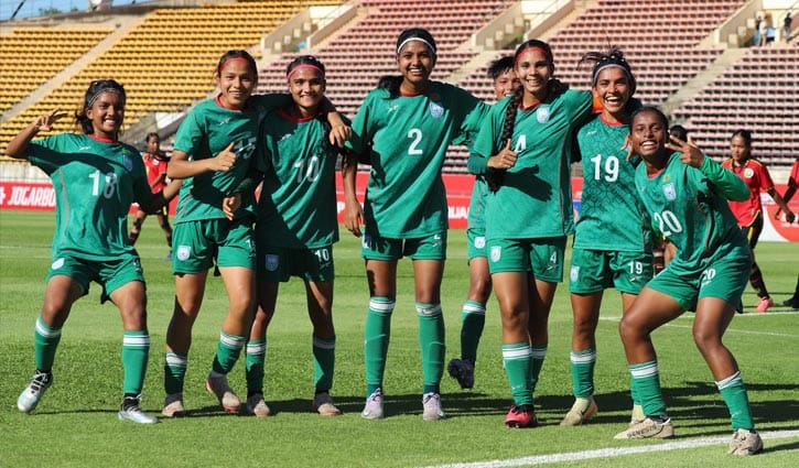 বড় ব্যবধানে হেরেও ইতিহাস গড়ে মূলপর্বে বাংলাদেশ