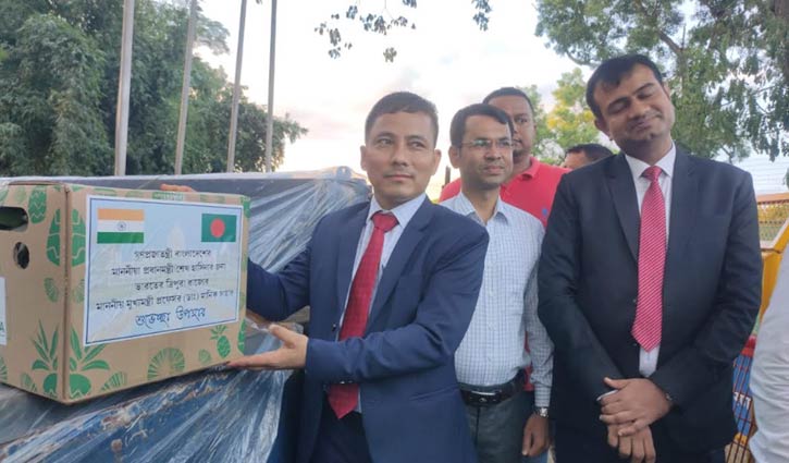 প্রধানমন্ত্রীকে ‘আনারস’ উপহার পাঠালেন ত্রিপুরার মুখ্যমন্ত্রী