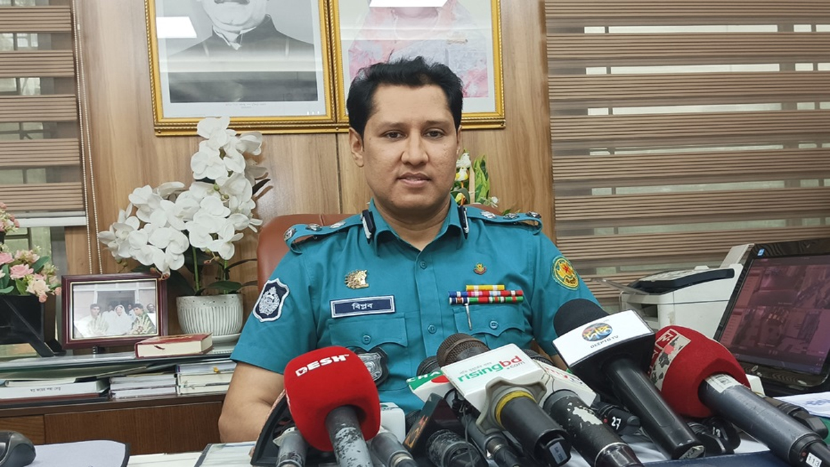 বরখাস্ত হলেন পুলিশের বিপ্লব কুমার সরকার