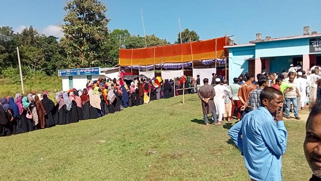 ভোটকেন্দ্রে বিশৃঙ্খলা, কর্ণফুলীতে আটক ৩