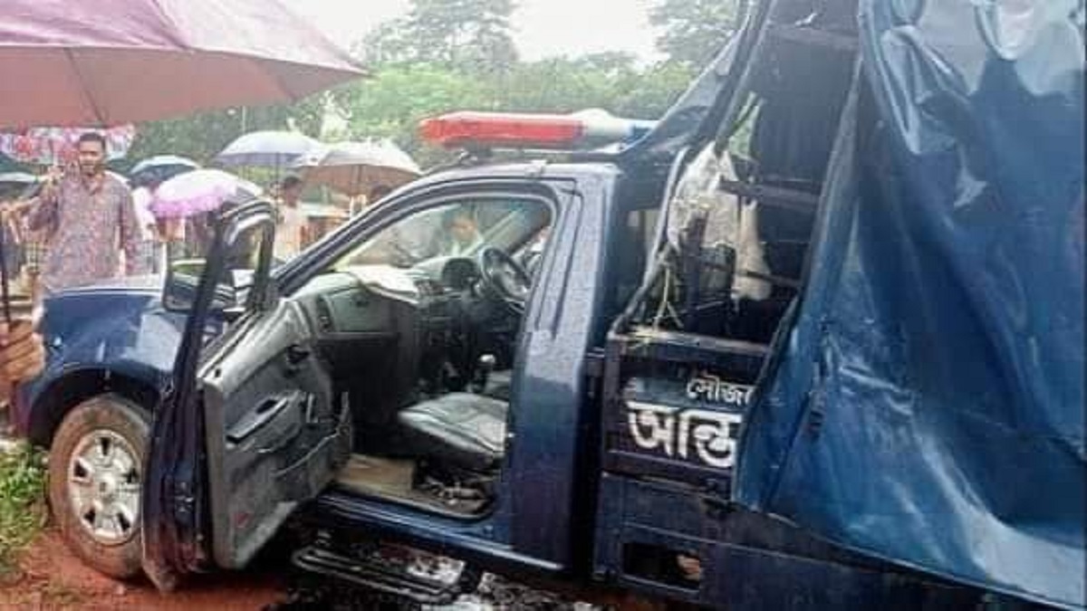 ট্রেন দুর্ঘটনায় ৩ পুলিশ সদস্য নিহত