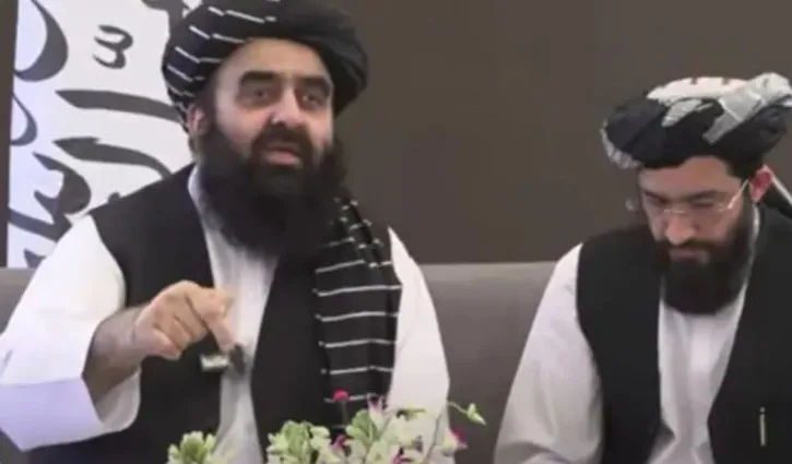 সংবাদ সম্মেলনে নারী সাংবাদিক প্রবেশ করতে না দেওয়ার ব্যাখ্যা দিল তালেবান