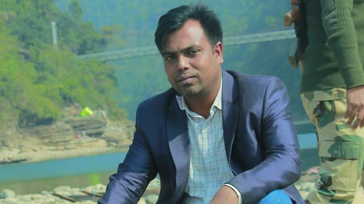 গাজীপুরে চায়ের দোকানে প্রকাশ্যে সাংবাদিককে কুপিয়ে হত্যা