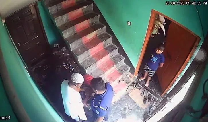 ঘুষ লেনদেনের ভিডিও ভাইরাল, এসআই ক্লোজড