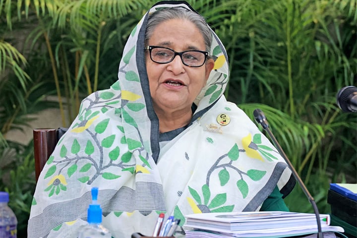 ‘বাবার হাত ধরে স্কুলে যাওয়ার সৌভাগ্য আমার হয়নি’