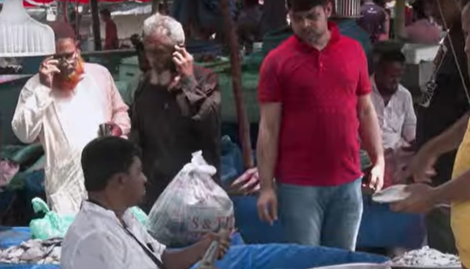 আওয়ামী নেতার নিয়ন্ত্রণে আব্দুল্লাহপুরের মৎস্য আড়ত