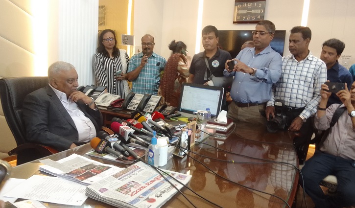 পোশাক খাতের অস্থিরতায় বিএনপি ইন্ধন দিচ্ছে: স্বরাষ্ট্রমন্ত্রী