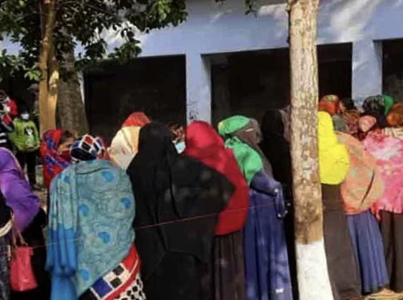 দ্বিতীয় ধাপে ১৫৬ উপজেলায় ভোটগ্রহণ চলছে