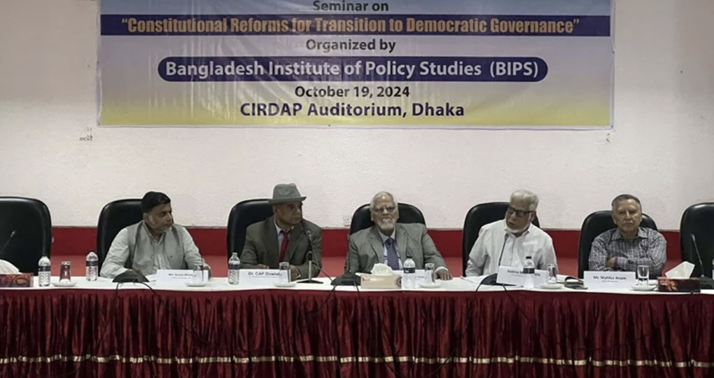 তত্ত্বাবধায়ক বাতিলে রায়ের তোয়াক্কা করেনি শেখ হাসিনা: বিচারপতি মতিন