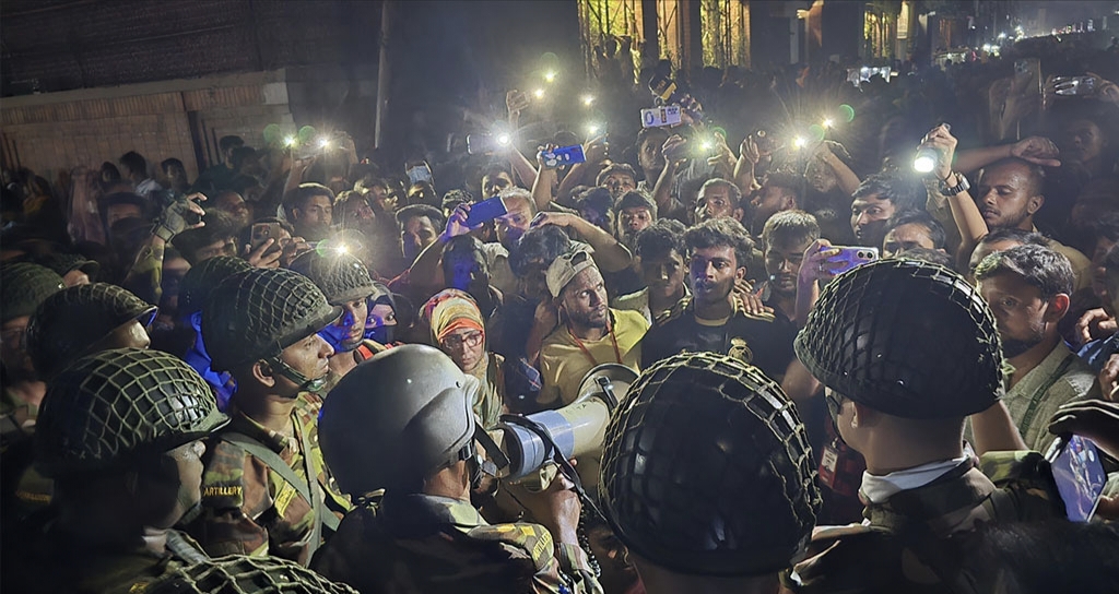 মন্ত্রণালয়ের সিদ্ধান্তের পর শ্রমিকদের অবরোধ প্রত্যাহার