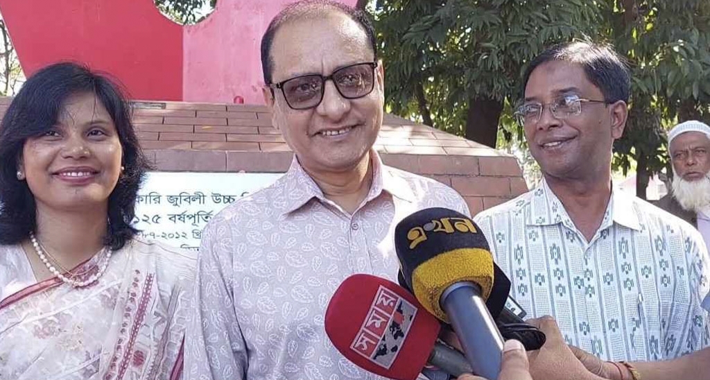 পাঠ্যপুস্তকের ত্রুটি কমাতে সর্বোচ্চ চেষ্টা করছি: গণশিক্ষা উপদেষ্টা
