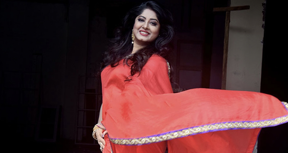 নতুন পরিচয়ে মৌসুমী