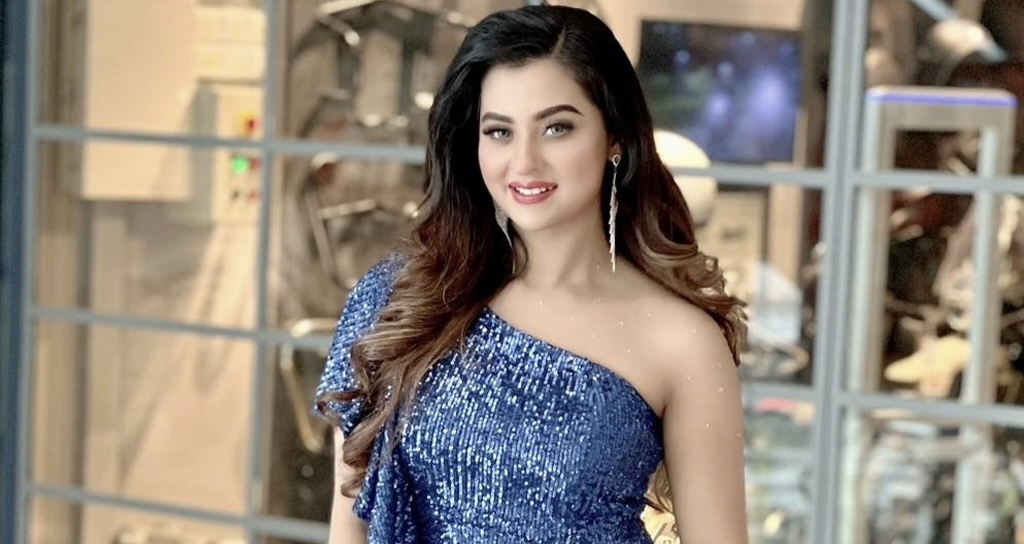 জুয়ার প্রচারণা দিয়ে আলোচনায় বুবলী