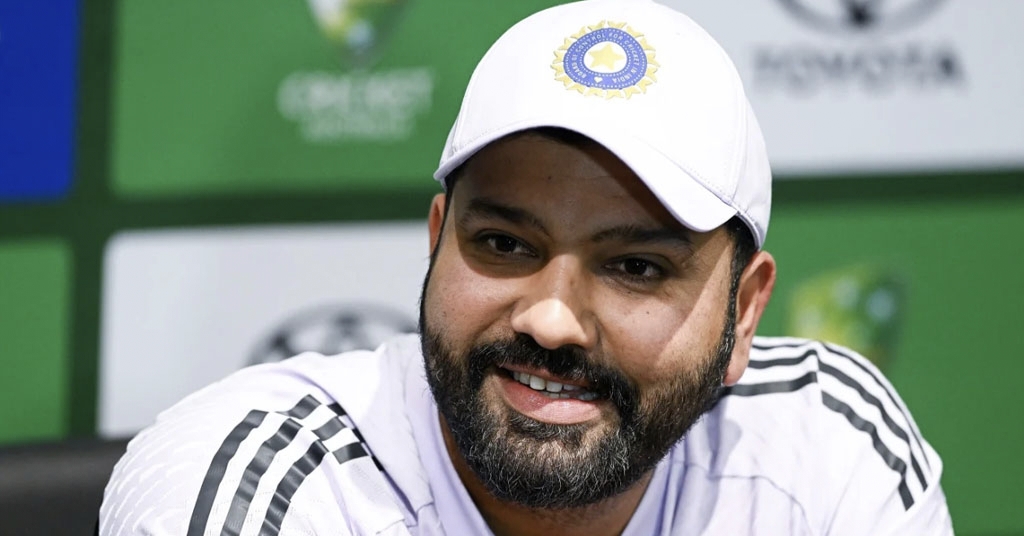 দলের স্বার্থে ওপেনিং পজিশন ছাড়লেন রোহিত
