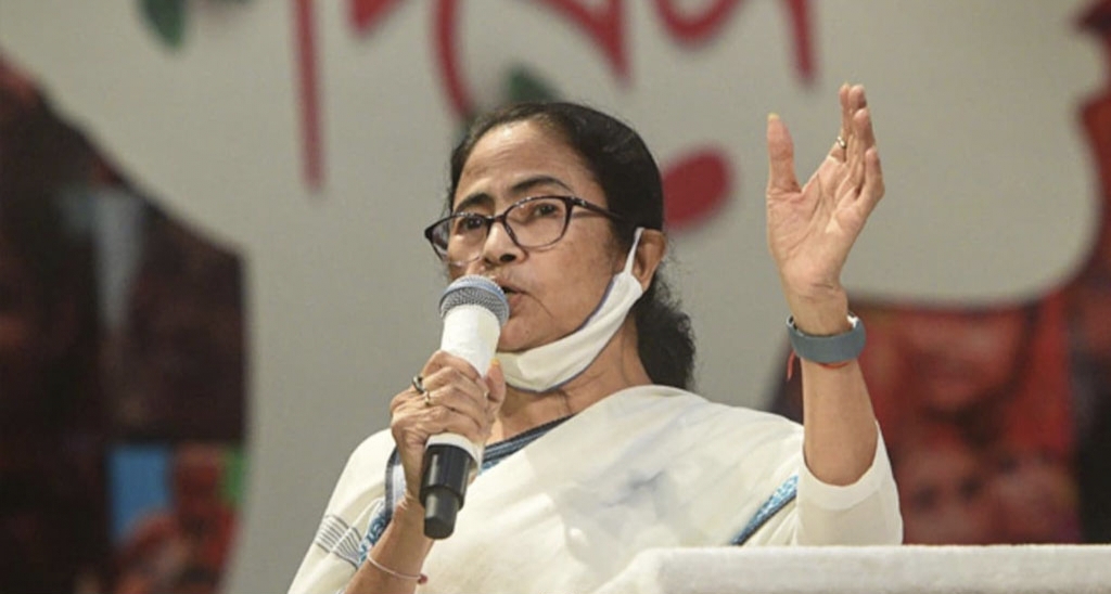 বাংলাদেশের অভ্যন্তরীণ বিষয়ে নাক গলাতে চাই না: মমতা