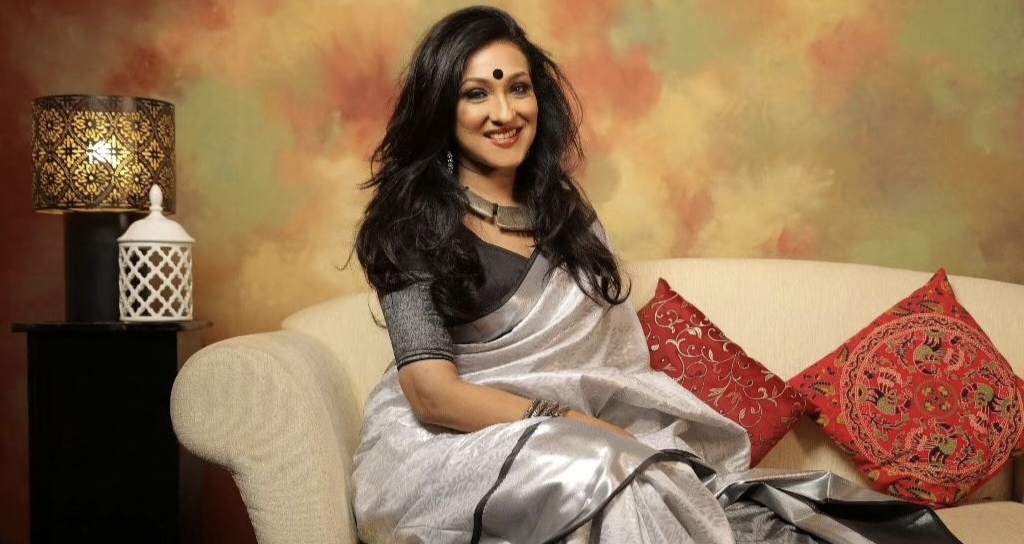 বাংলাদেশের ছবি থেকে বাদ ঋতুপর্ণা, নির্মাতা বললেন সংস্কার