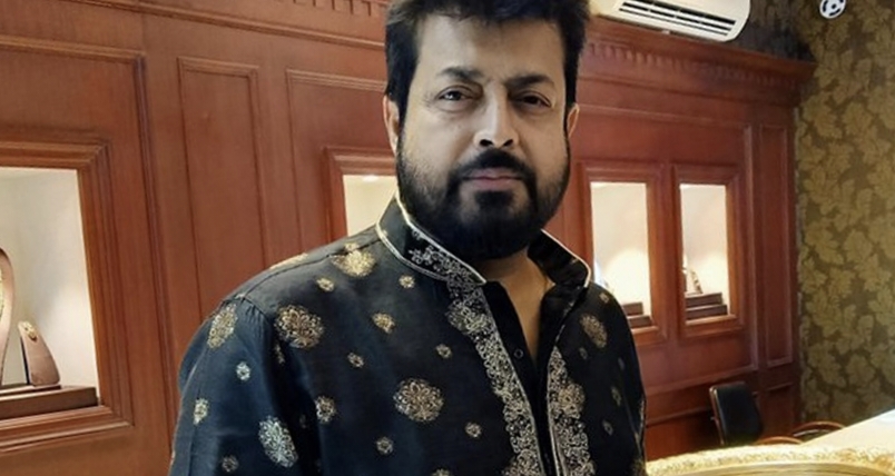 এবার ওমর সানীর বাসায় ফিল্মি স্টাইলে ডাকাতি