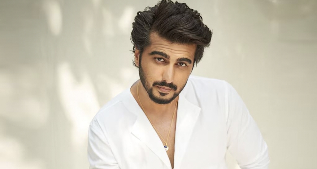 এবার ছাদ ভেঙে আহত অর্জুন কাপুরসহ ৬ জন