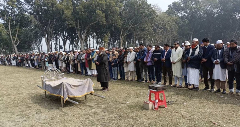 বাবার জানাজার মাঠ থেকে কণ্ঠশিল্পী মনির খানের আইফোন চুরি