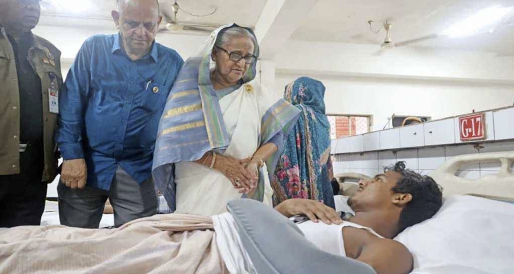 হাসপাতালে গিয়ে ‘নো ট্রিটমেন্ট, নো রিলিজ’ নির্দেশ দেন হাসিনা: চিফ প্রসিকিউটর