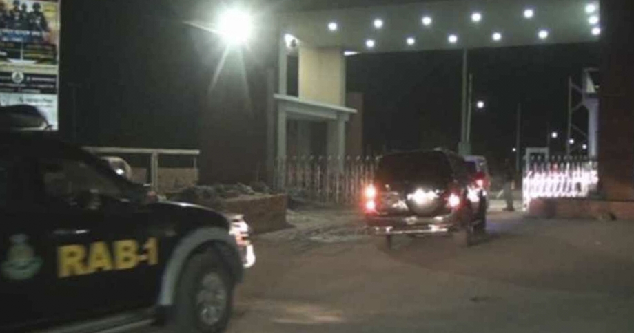 কেরানীগঞ্জে ছিনতাইকারীর এলোপাতাড়ি ছুরিকাঘাত, নারী নিহত