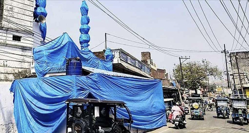 ভারতে হোলির আগে ঢেকে দেওয়া হয়েছে ১০ মসজিদ